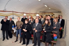 Zlata-poroka-160-metrov-pod-zemeljskim-površjem-64